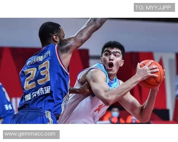新疆队球员鲁吐布拉表现抢眼被誉为新晋CBA未来之星